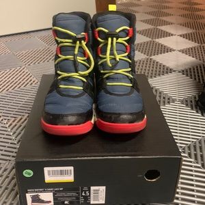 SOREL youth Whitney II short lace WP snow boots size 4.5